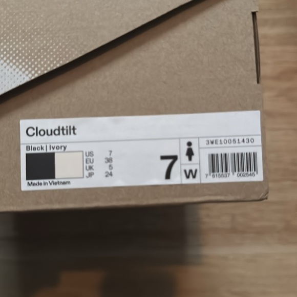 On cloud sneakers - Picture 5 of 5